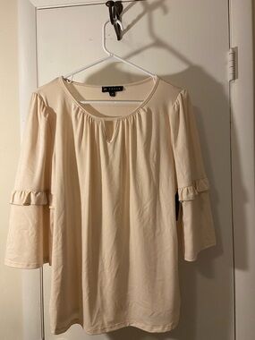 NI YOUNG Cream Ruffle-Sleeve Scoop Neck Blouse